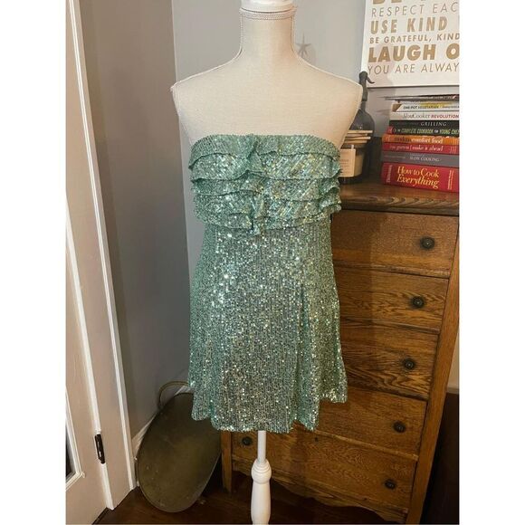 Free People - Frida Sequin Ruffle Strapless Minidress size 4 - Picture 5 of 10
